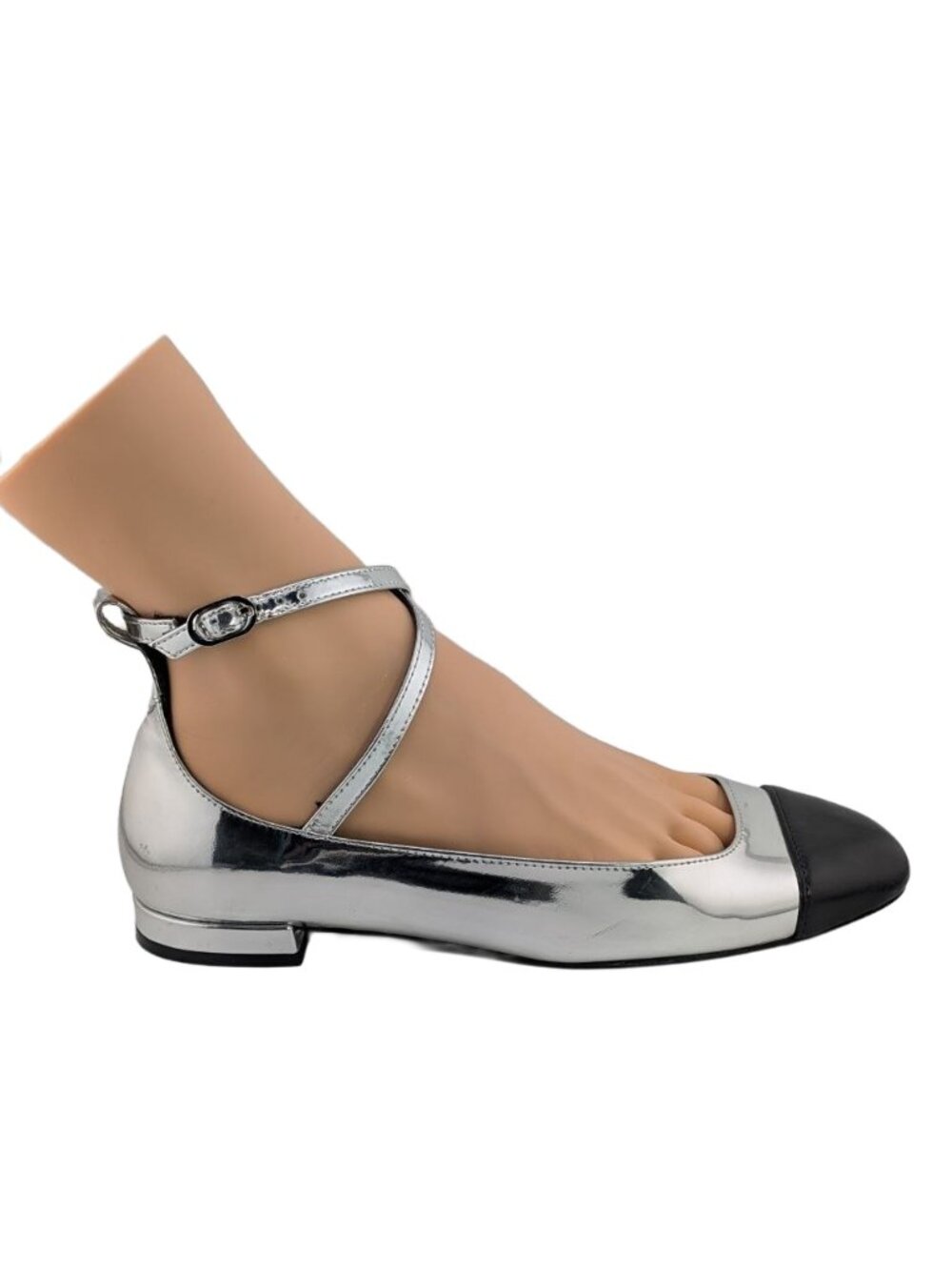 Stuart Weitzman Eden Cross Strap Flats Silver Black Cap Toe US Size 6
